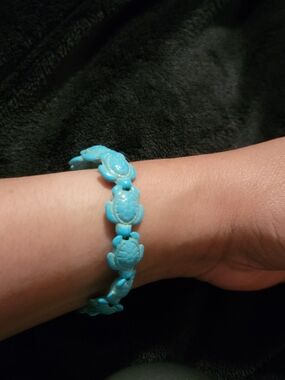 Turquoise Turtle Bead Stretch Bracelet